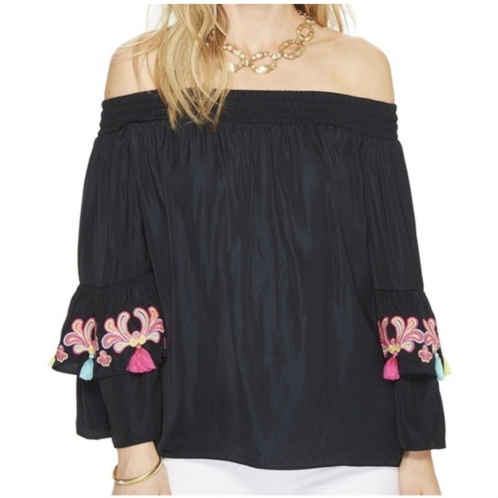 Lilly Pulitzer Tobyn Off Shoulder Top, size XS.